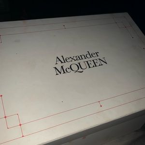 I’m selling these because I don’t really wear them like that